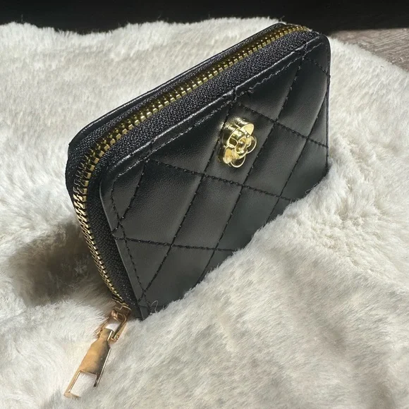 Elegant 2 Piece Black Quilted Women's Bag Set - Picture 9 of 13